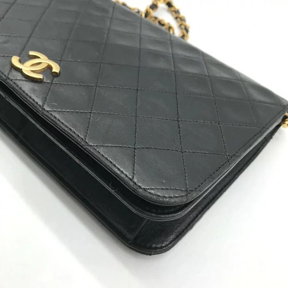 Authentic CHANEL black single flap lambskin classic bag 24k gold hardware - Picture 6 of 10